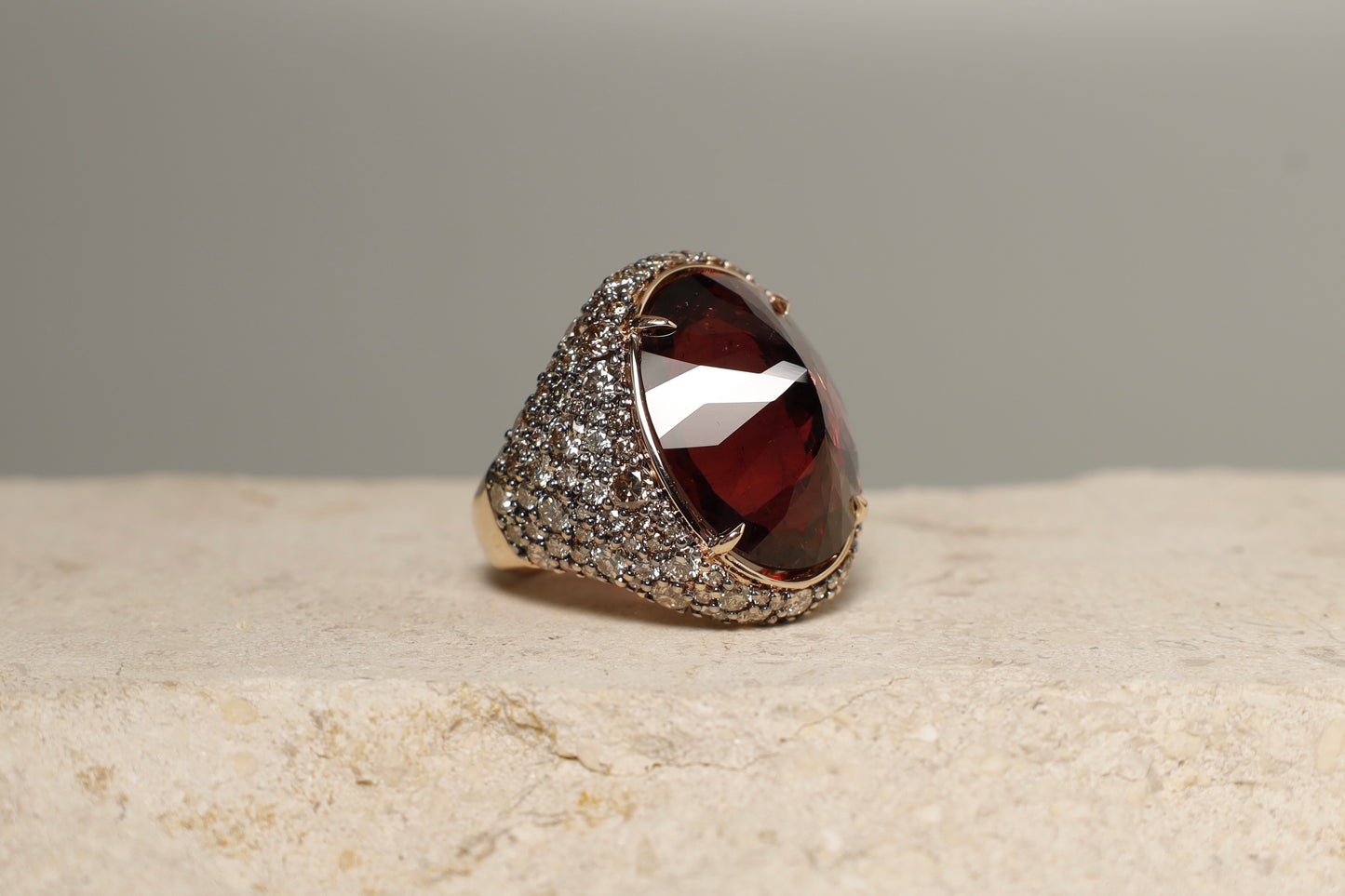 Rouge Party Ring