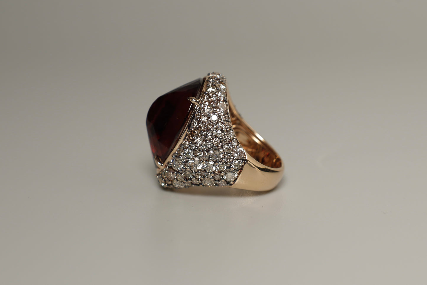 Rouge Party Ring