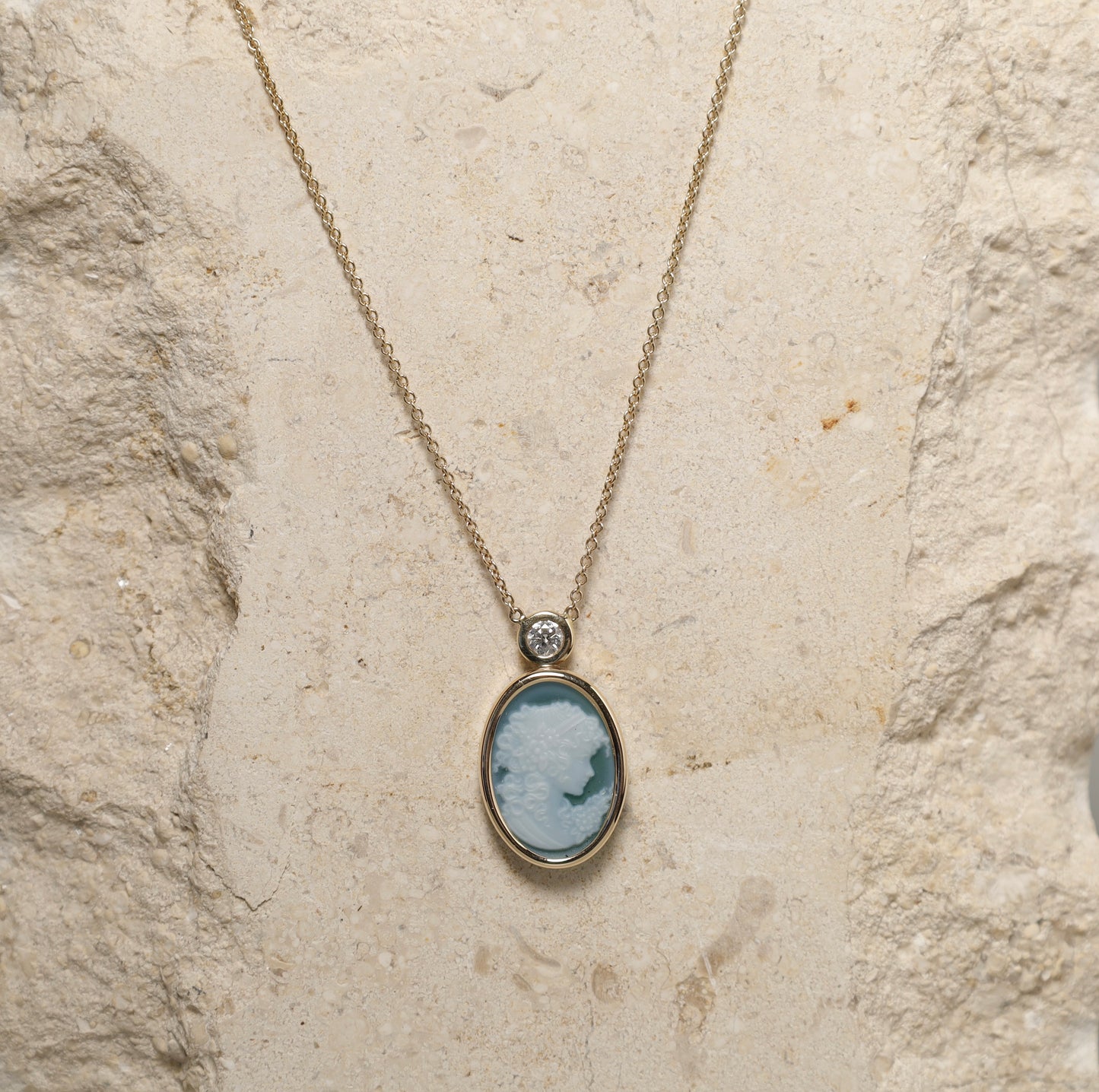 Helie Pendant